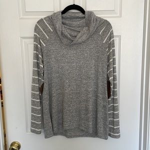 Market & Spruce long-sleeved gray and white shirt size L